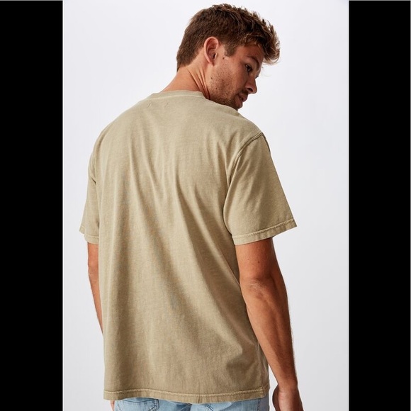 Loose Fit Shirt - Picture 2 of 5